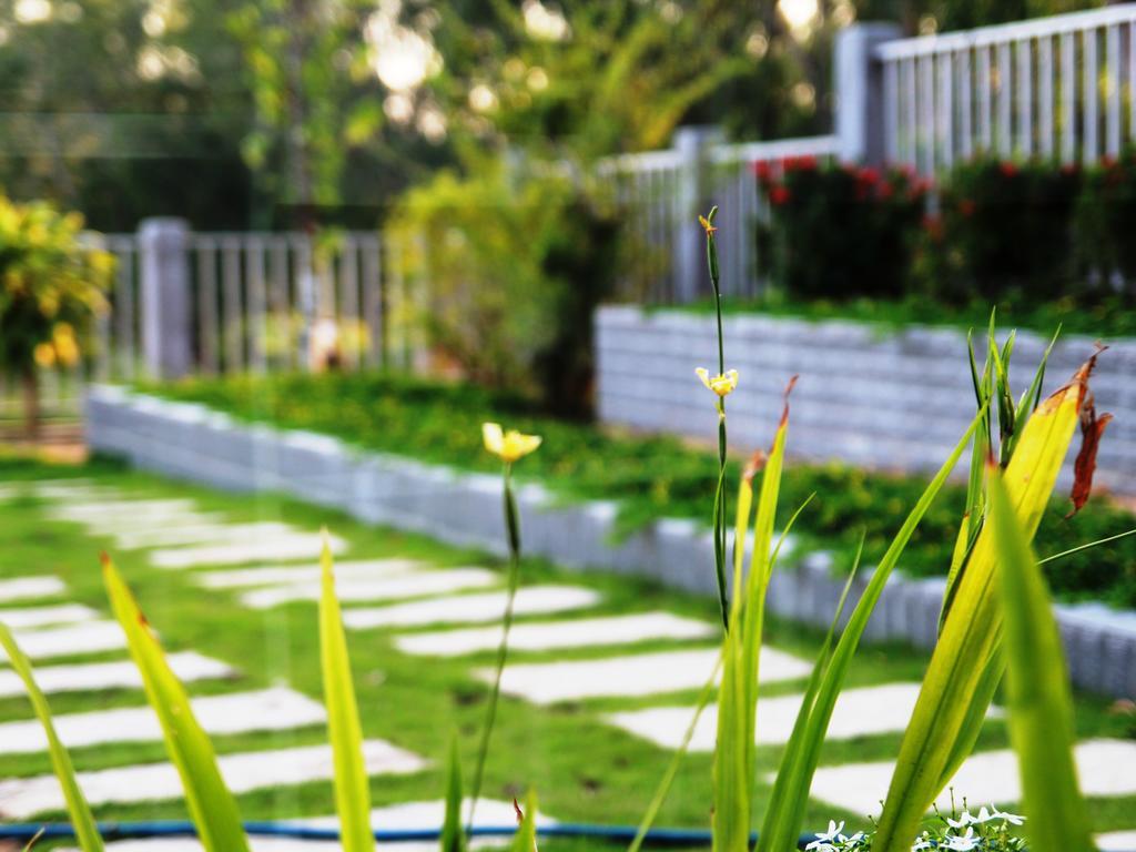 Emis Hotel Phu Quoc Luaran gambar